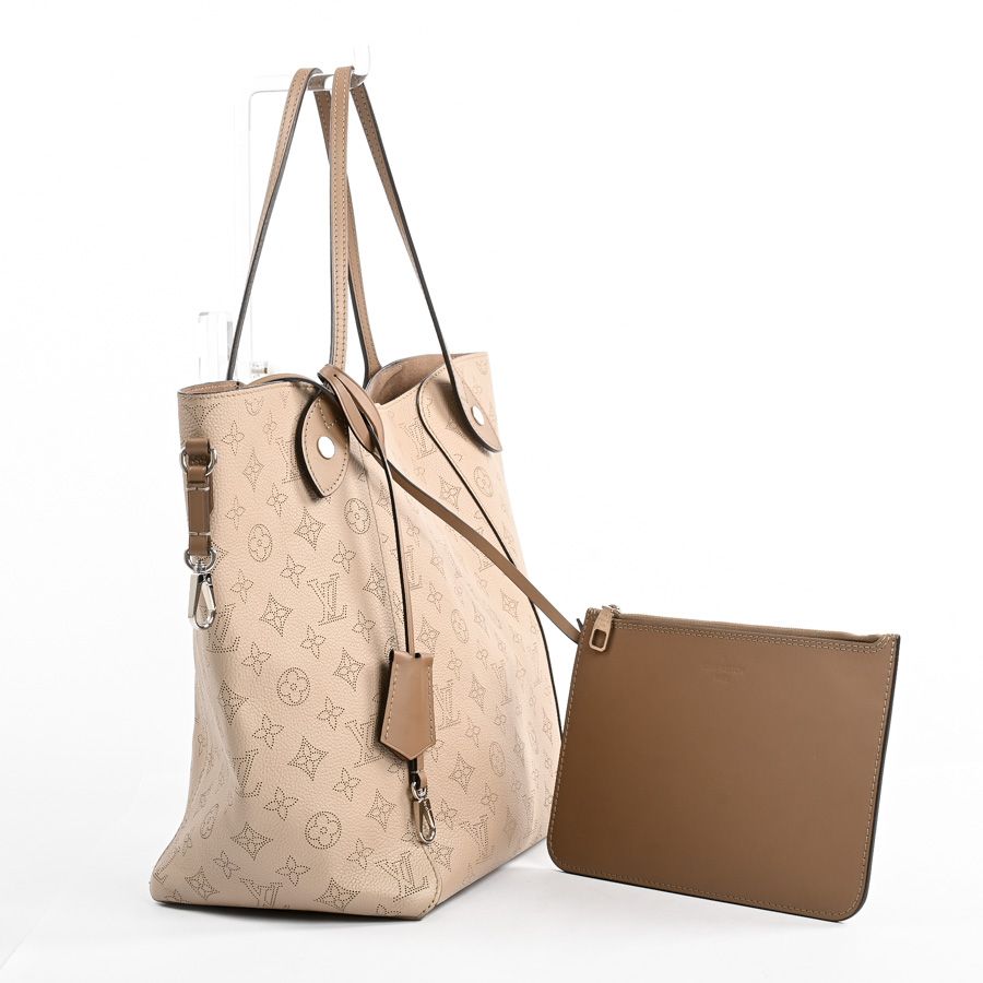 Louis Vuitton Tote Hina MM — view 2
