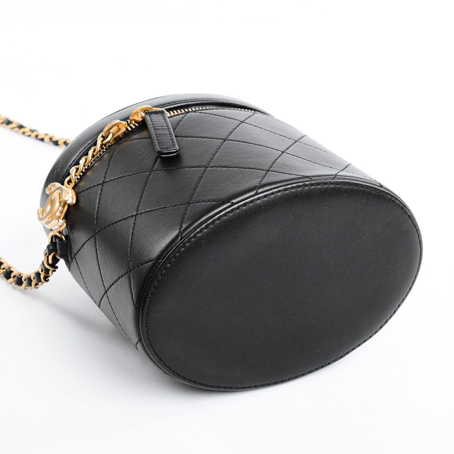 Chanel Shoulder Bag Vanity Chain — view 5
