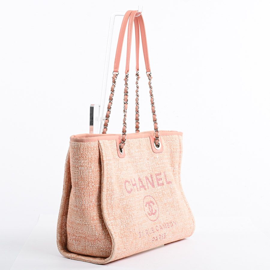 Chanel Tote Deauville Shopping — view 2