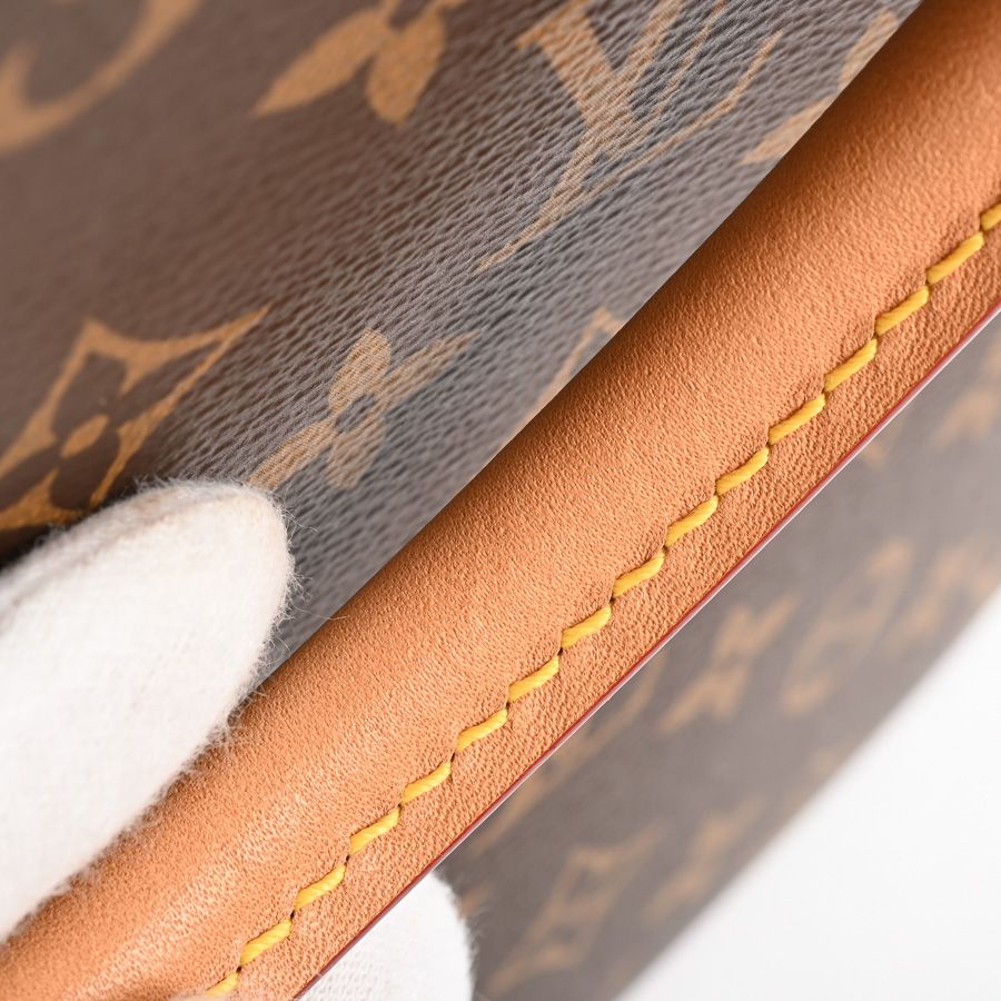 Louis Vuitton Tote Sac Plat PM — view 7