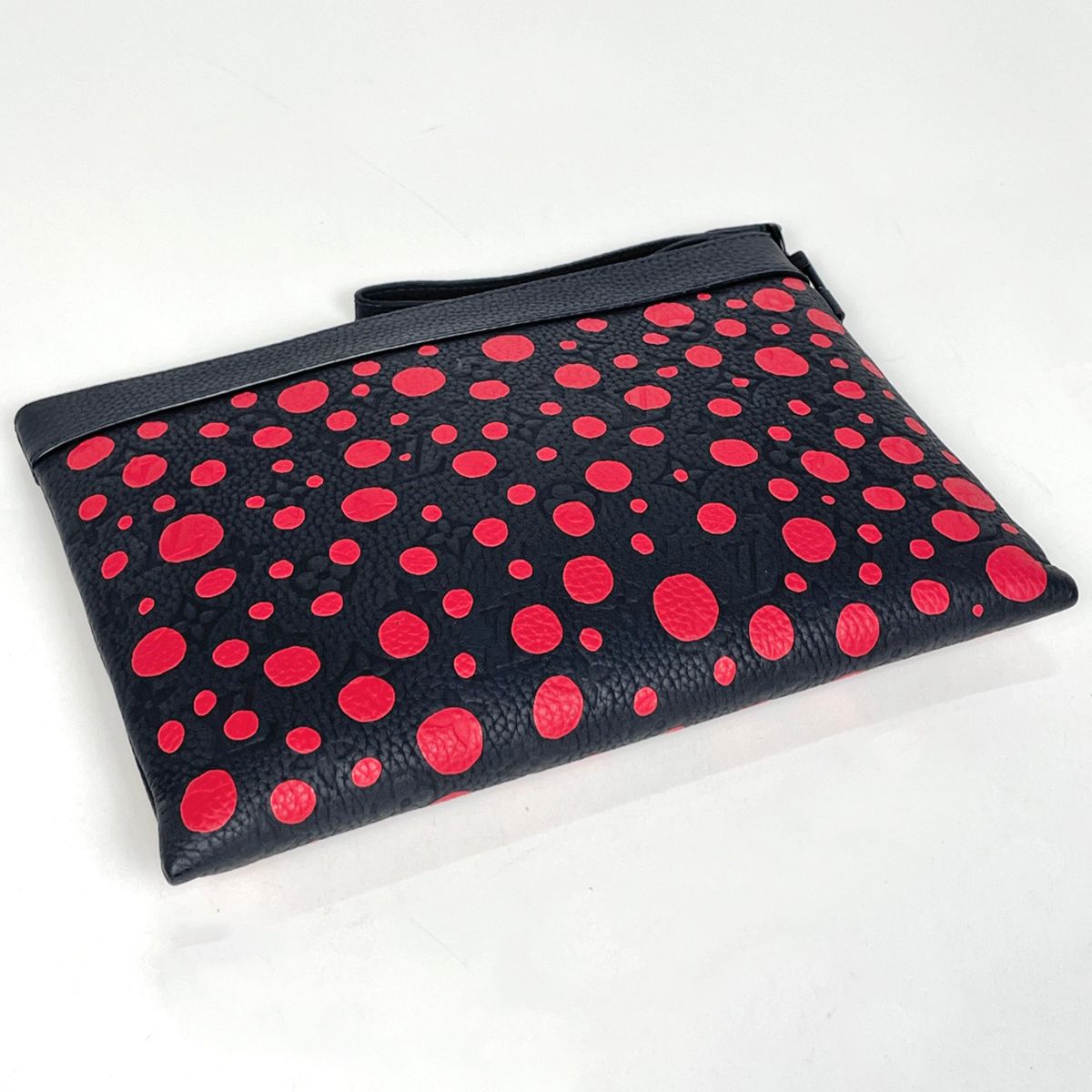 Louis Vuitton LV YK Pochette to Go Yayoi Kusama Infinity Dot Second Bag Leather — view 2