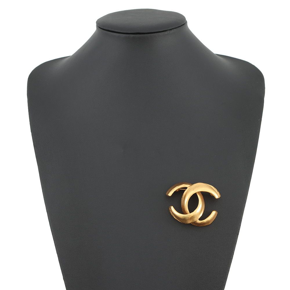 Chanel Brooch CC Logo — view 4