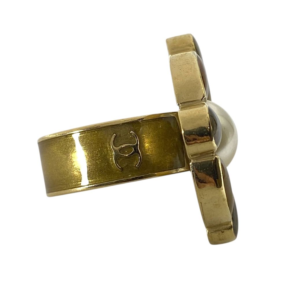 Chanel CC Logo Faux Pearl Ring Gold Plated Sophisticated Gorgeous — view 5