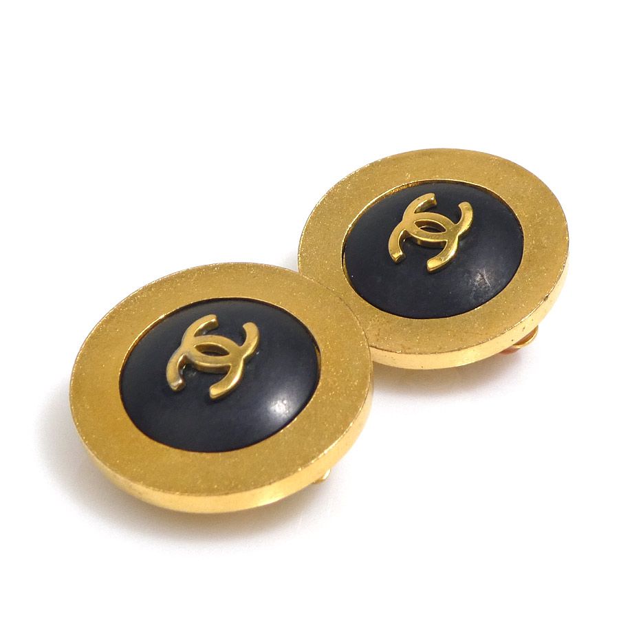 Chanel Earrings CC Logo — view 2