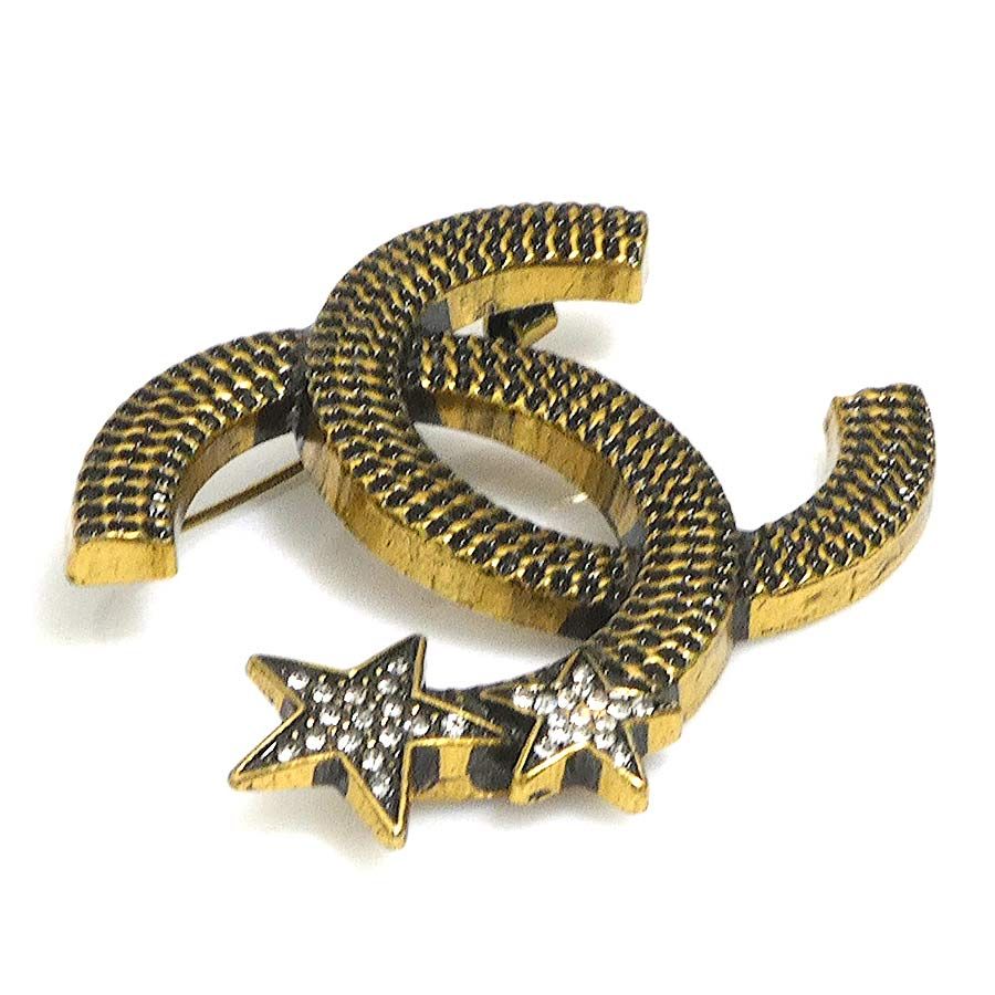 Chanel Brooch CC Logo — view 2