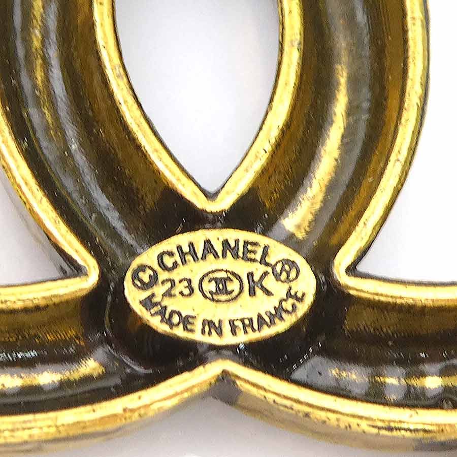 Chanel Brooch CC Logo — view 9