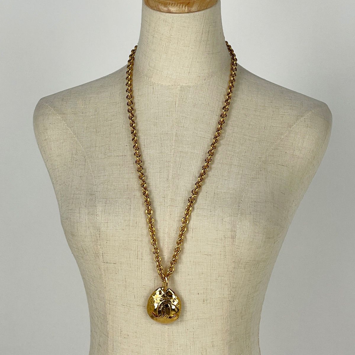 Chanel CC Logo Chain Necklace Quilted Long Gold Plated — view 6