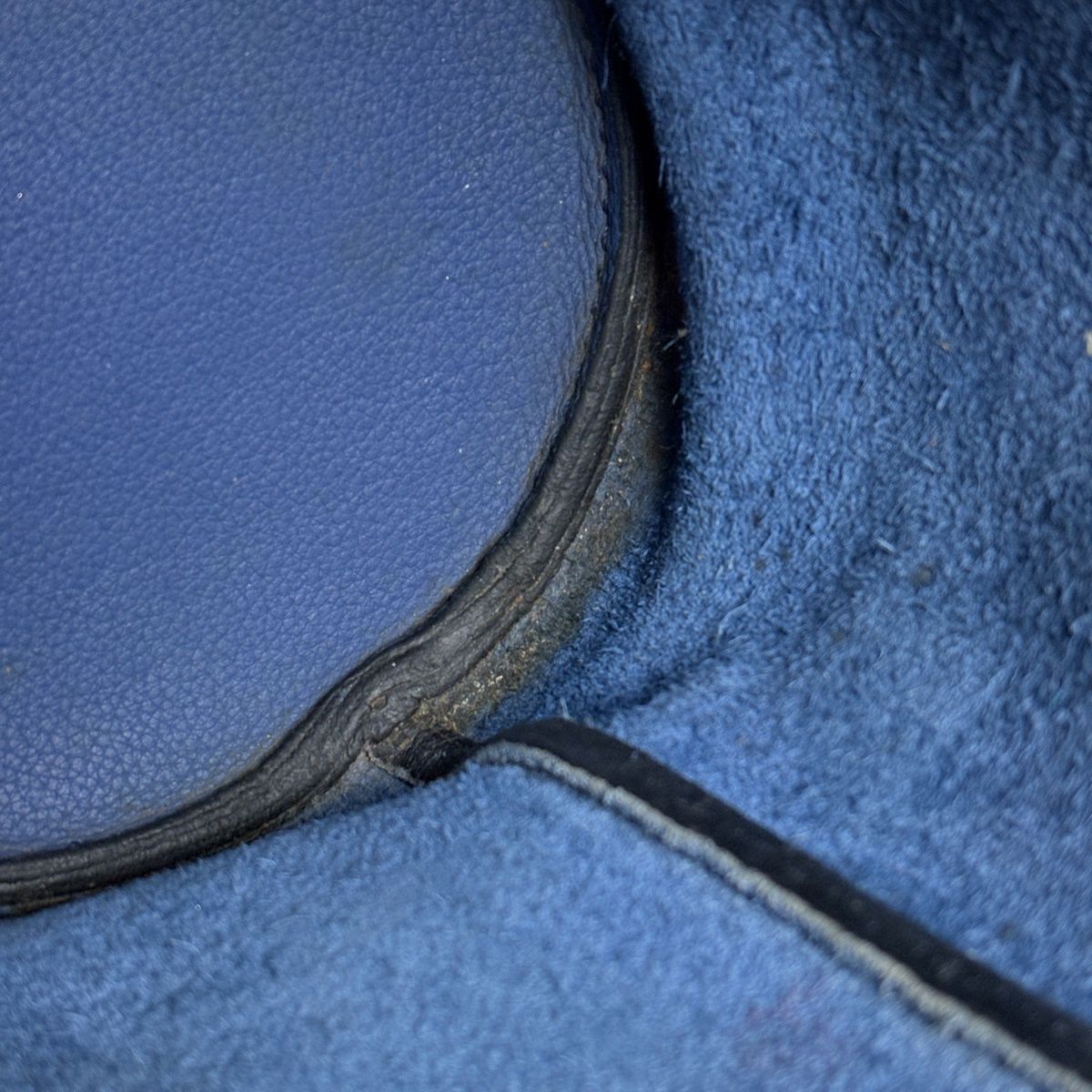 Hermes Manjoire PM Bucket Handbag — view 7