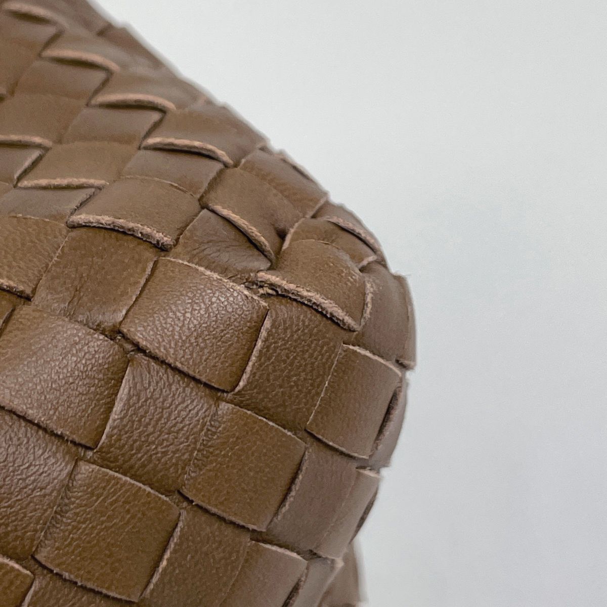 Bottega Veneta Intrecciato Shoulder Bag Leather Brown — view 3