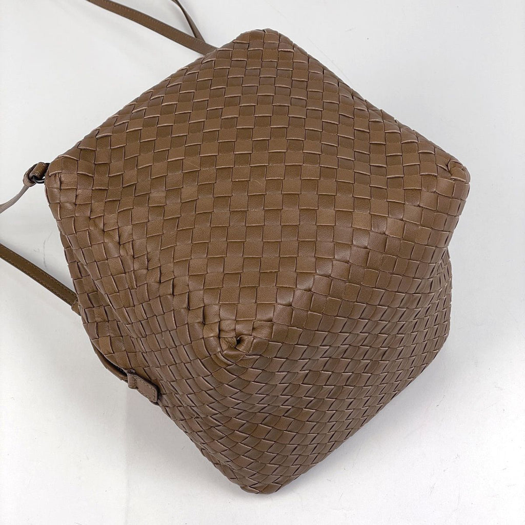 Bottega Veneta Intrecciato Shoulder Bag Leather Brown — view 2