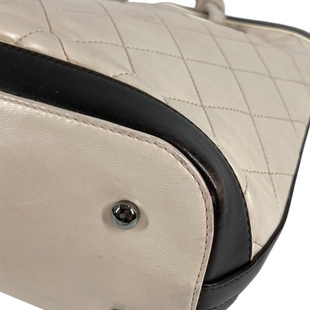 Chanel Shoulder Bag CC Logo Charm Leather Beige — view 6