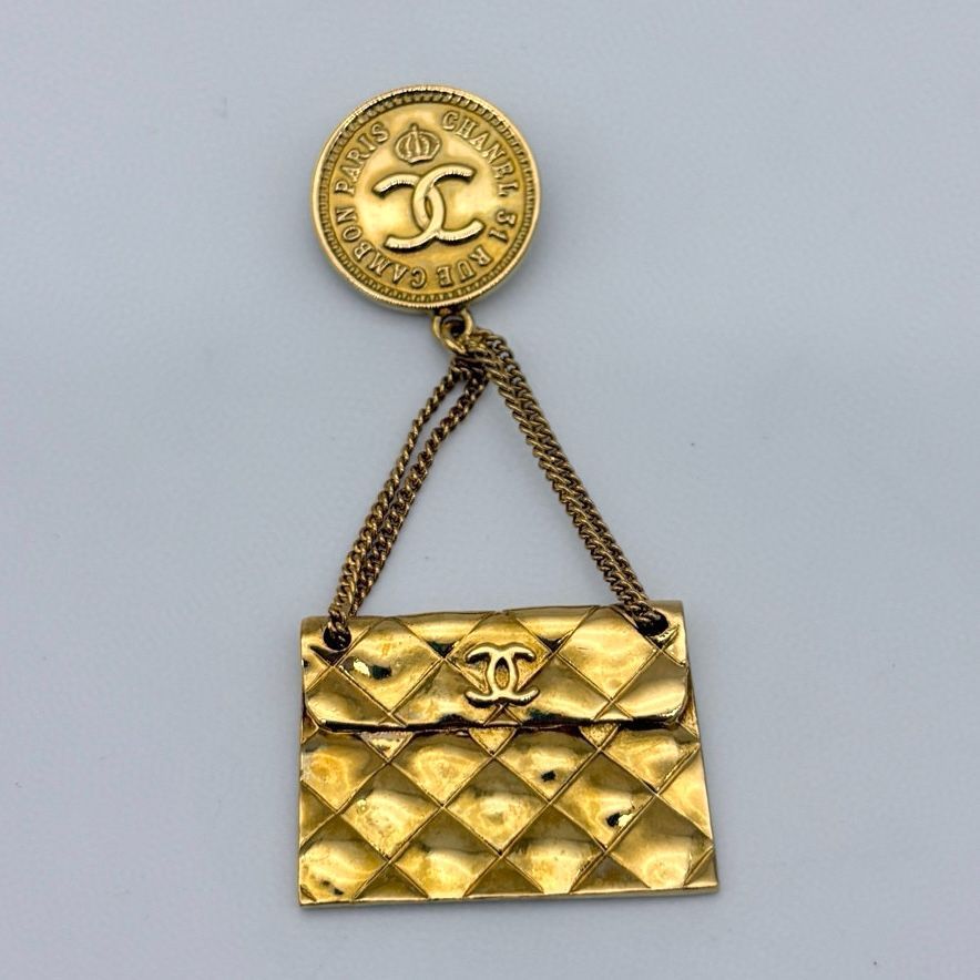 Chanel CC Logo Quilted Bag Brooch Gold Vintage — view 4