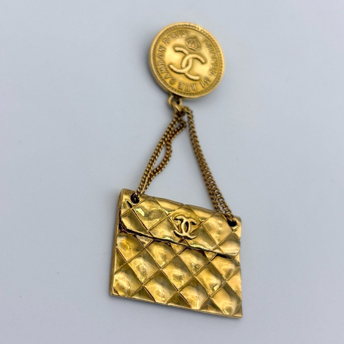 Chanel CC Logo Quilted Bag Brooch Gold Vintage — view 7