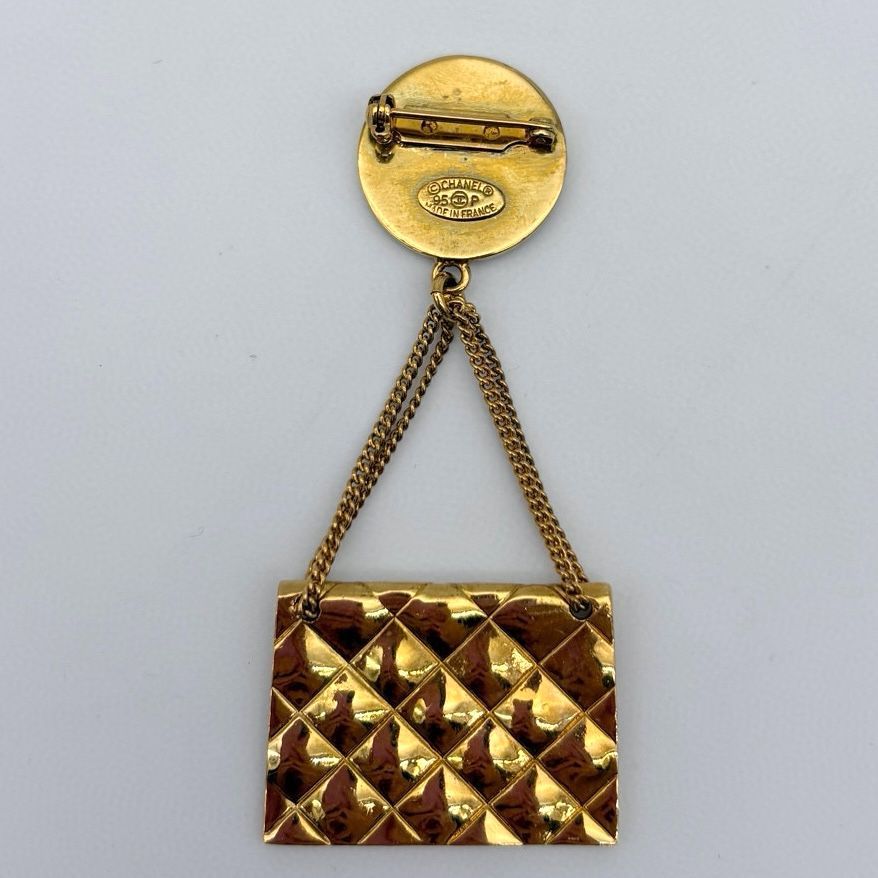 Chanel CC Logo Quilted Bag Brooch Gold Vintage — view 9