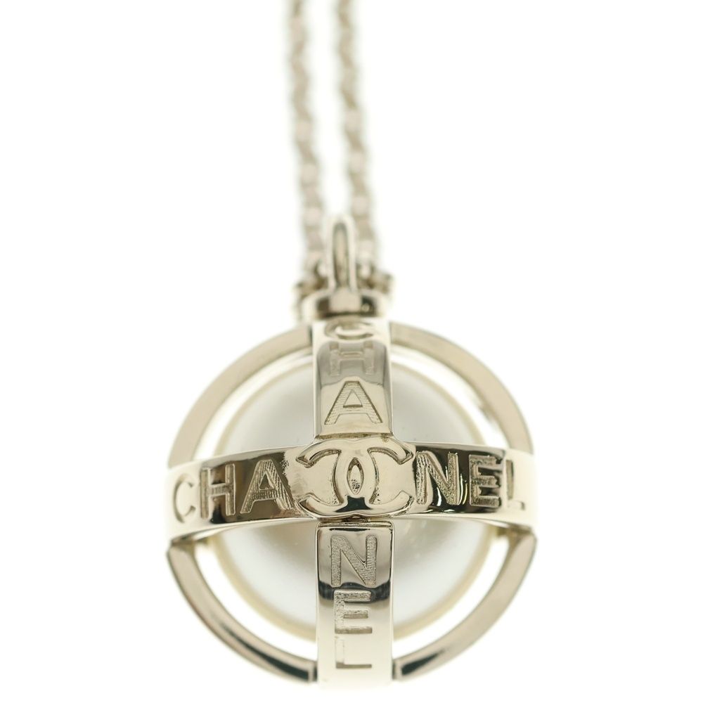 Chanel CC Logo Orb Ball Faux Pearl Necklace Pendant Chain Gold White — view 3
