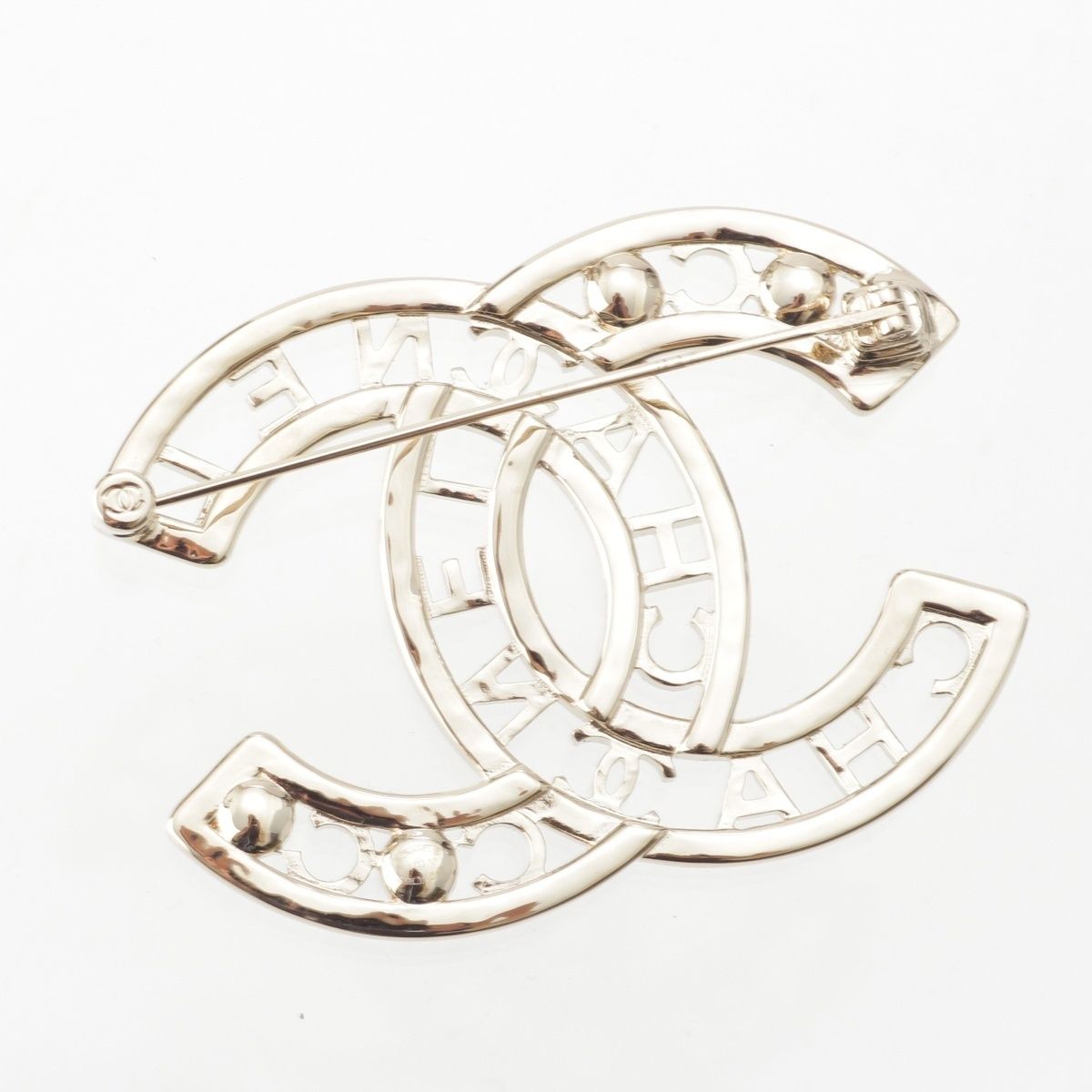 Chanel Pearl Rhinestone CC Logo Brooch Gold — view 2