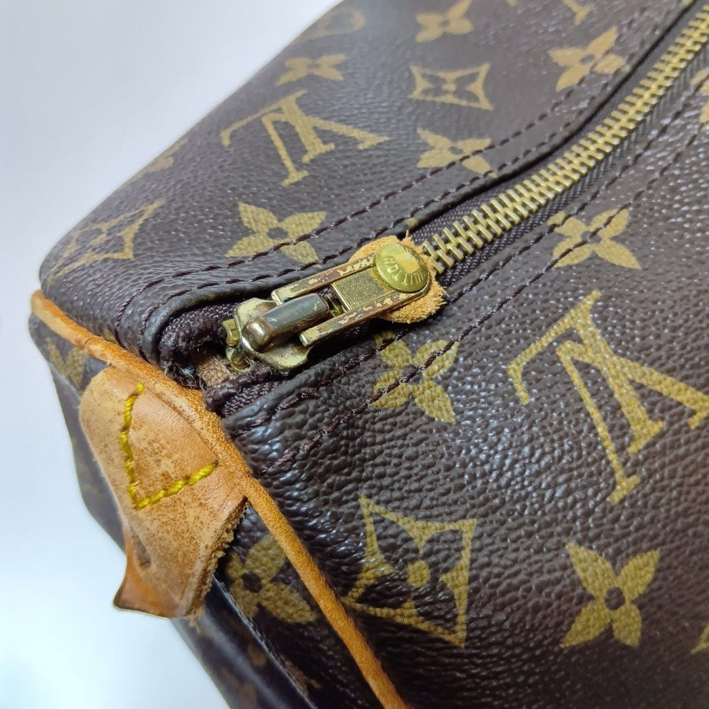 Louis Vuitton Monogram Speedy 40 Boston Bag Brown Zipper Torn on Handle — view 8