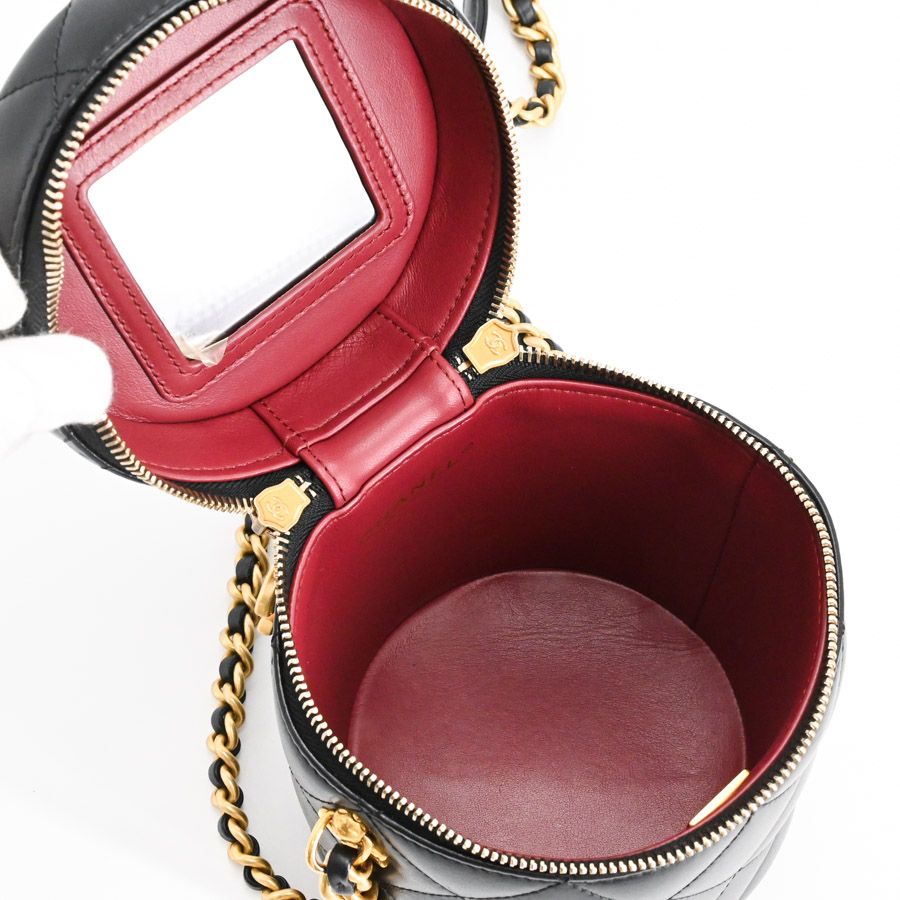 Chanel Shoulder Bag Vanity Chain — view 4