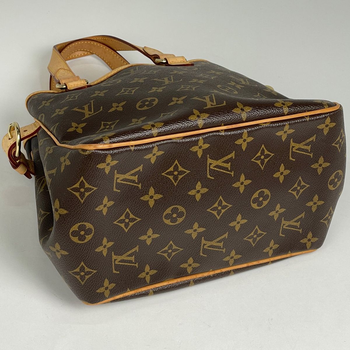 Louis Vuitton Batignolles Handbag Monogram Brown — view 2