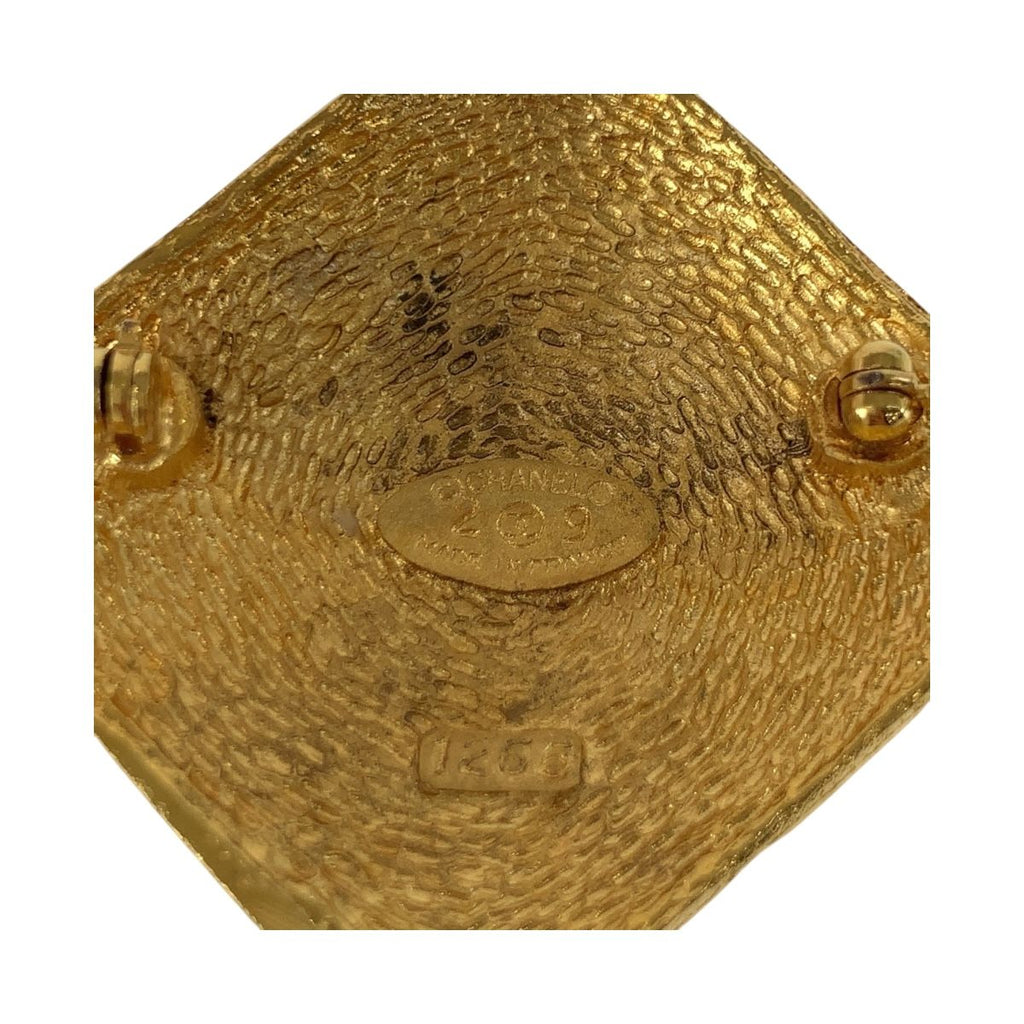 Chanel Vintage CC Logo Gold Plated Brooch 29 Engraved — view 3