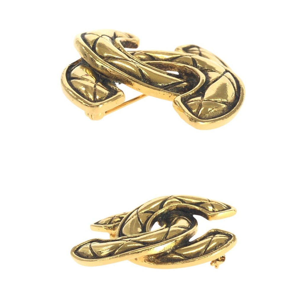 Chanel Vintage CC Logo Gold Metal Brooch — view 7