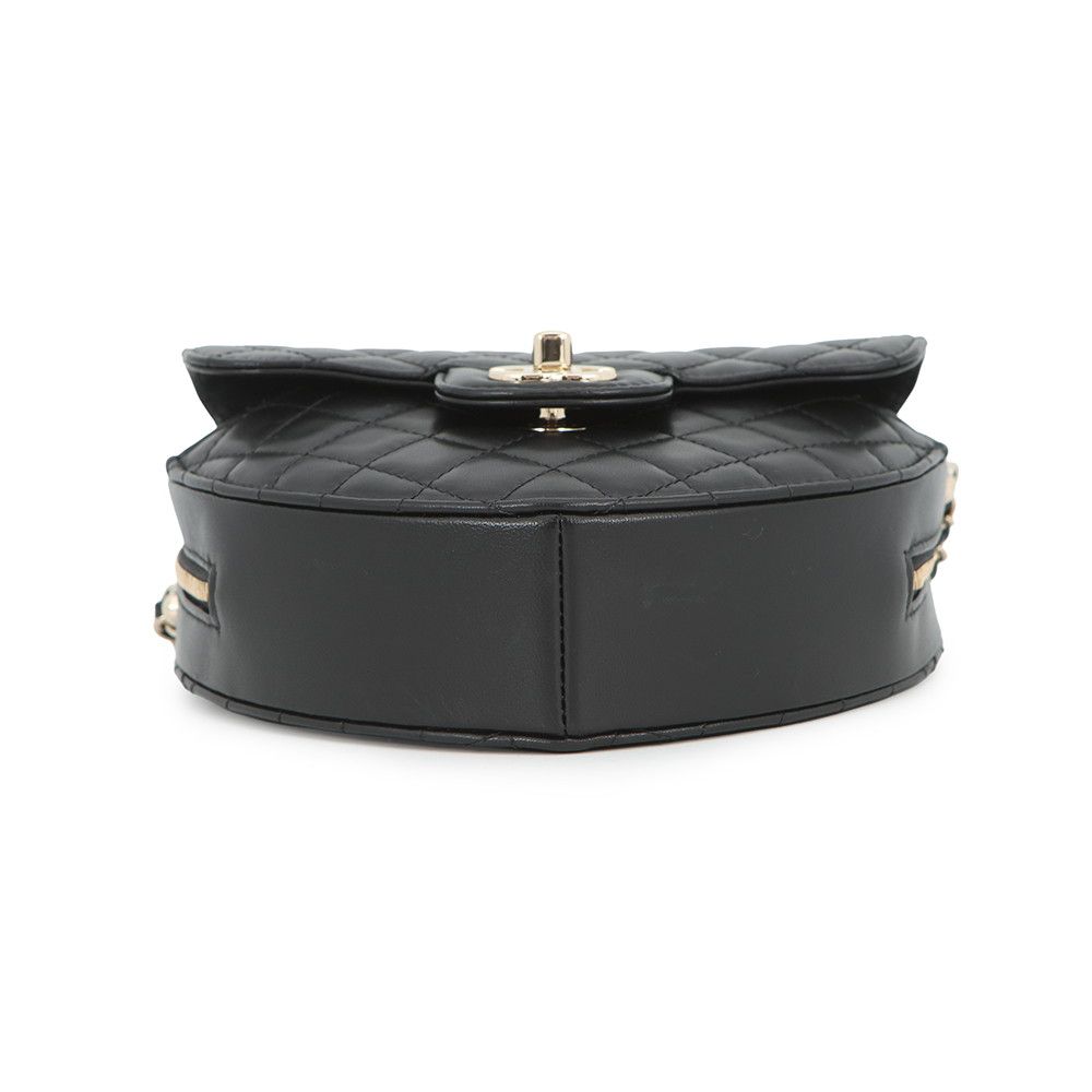 Chanel Chain Shoulder Bag Quilted Heart — view 3