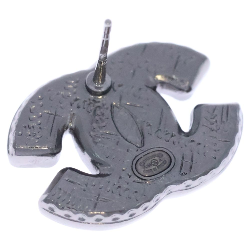 Chanel CC Logo Earrings Black Silver — view 5