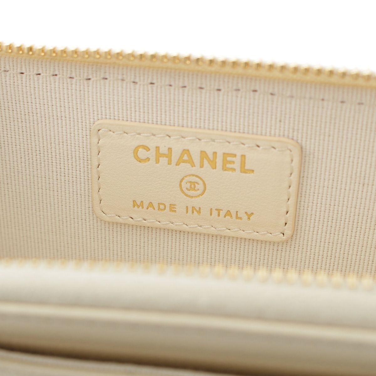 Chanel Caviar Leather Fragment Coin Card Case Compact Wallet White — view 4