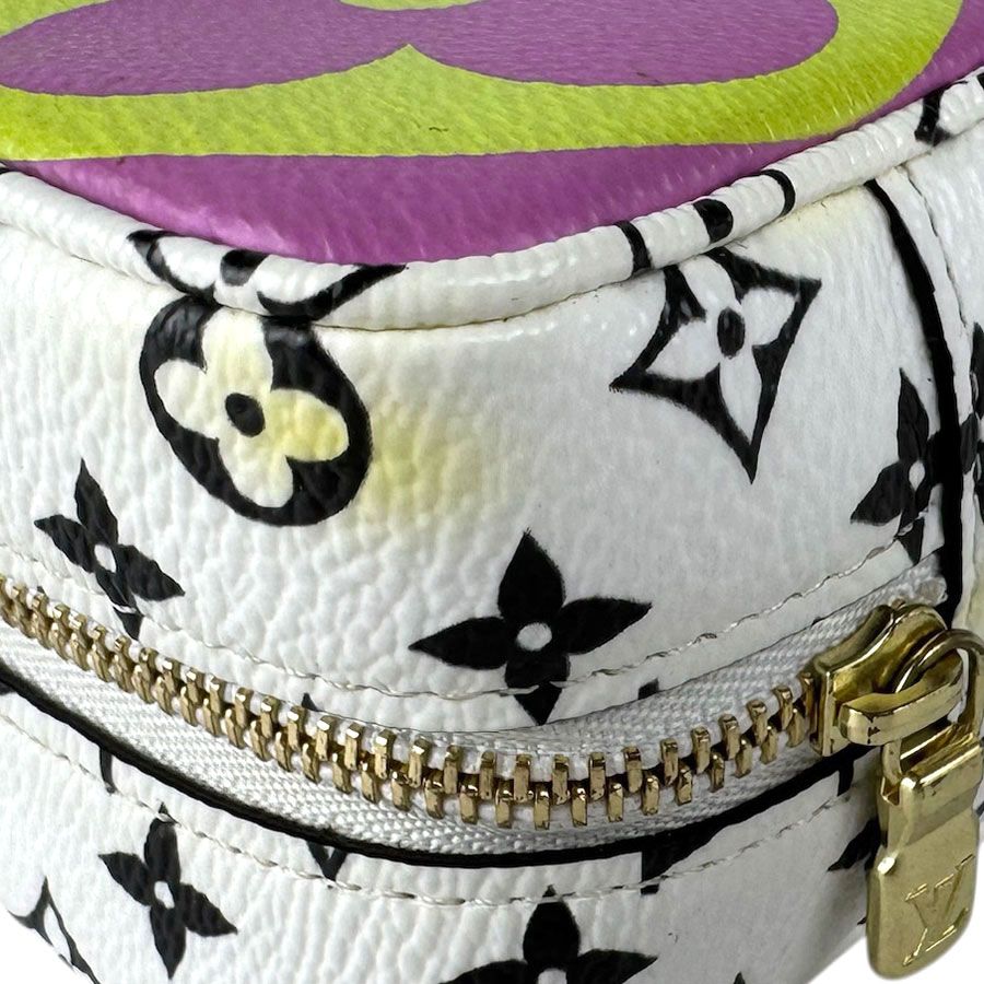 Louis Vuitton Pouch Monogram Giant Porte-Monnaie Cube — view 7