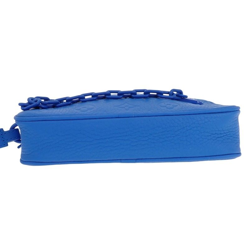Louis Vuitton Pochette Volga Clutch Taurillon Leather Blue — view 6