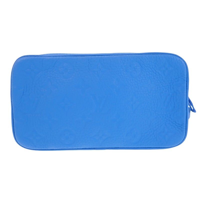 Louis Vuitton Pochette Volga Clutch Taurillon Leather Blue — view 4