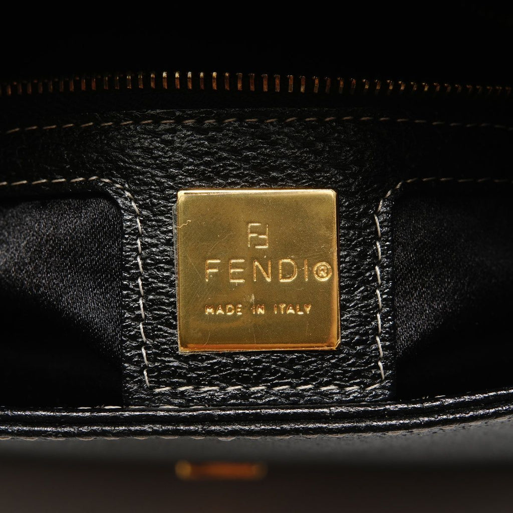 Fendi Shoulder Bag Mamma Bucket Leather — view 9