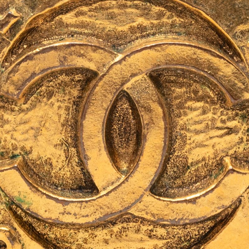 Chanel Vintage CC Logo Circle Earrings Gold Plated — view 3