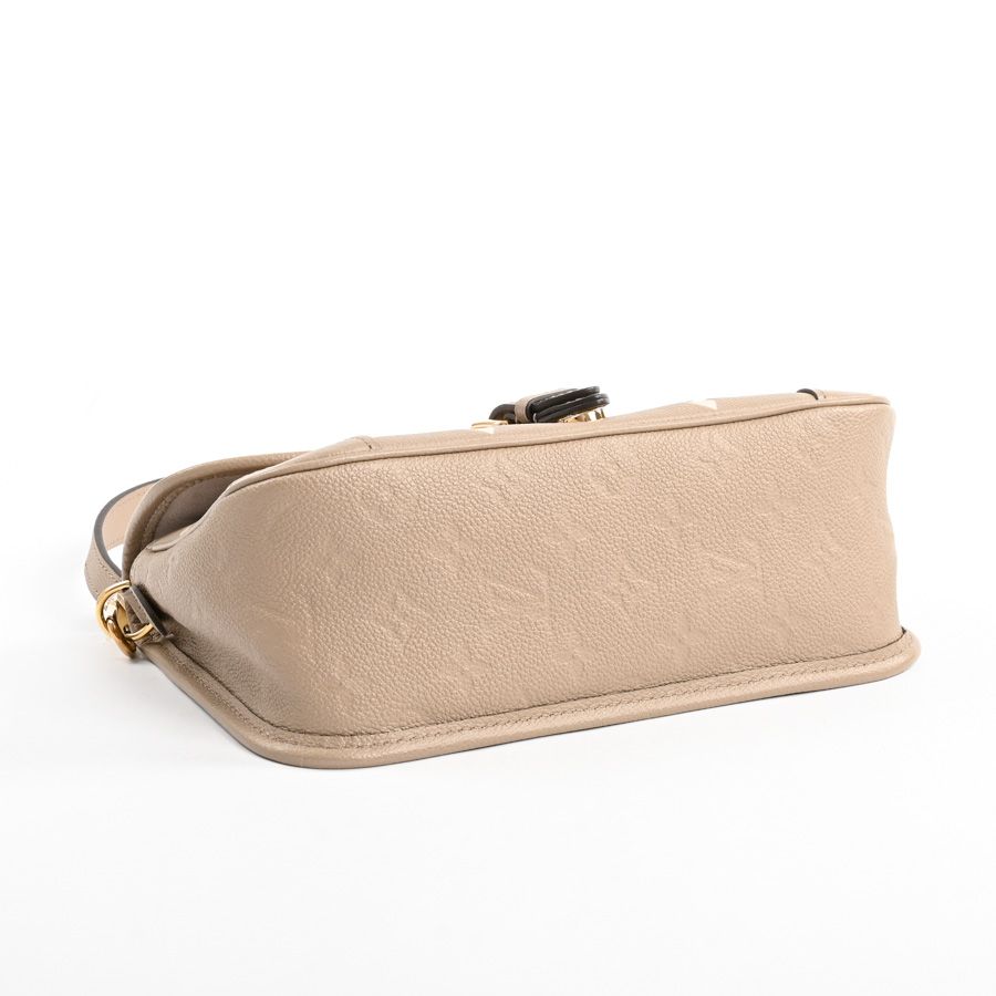 Louis Vuitton Shoulder Bag Diane — view 5