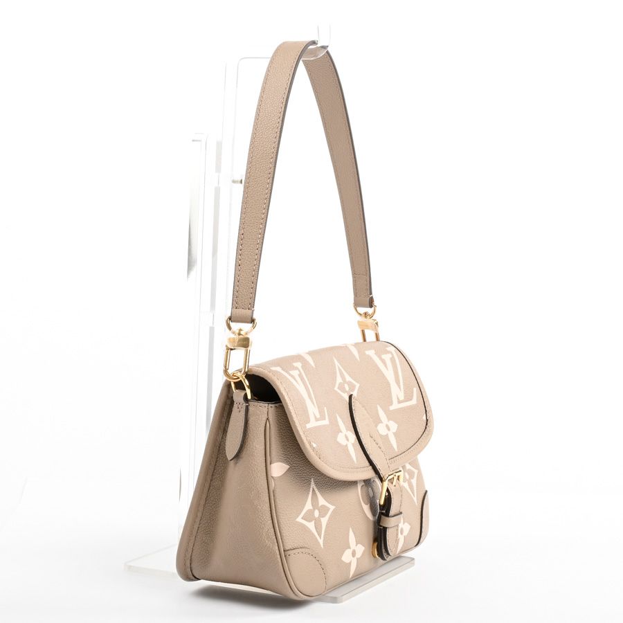Louis Vuitton Shoulder Bag Diane — view 2