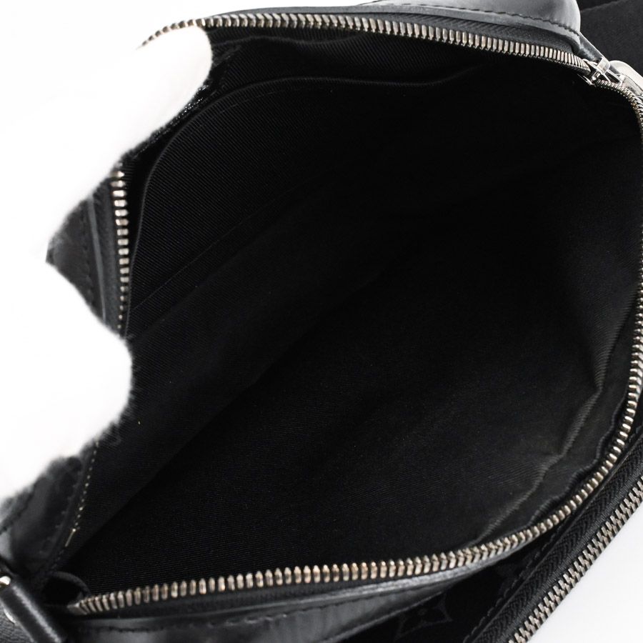 Louis Vuitton Shoulder Bag Trio Messenger — view 4