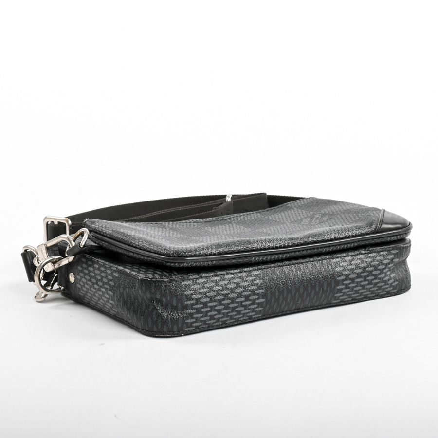 Louis Vuitton Shoulder Bag Trio Messenger — view 5