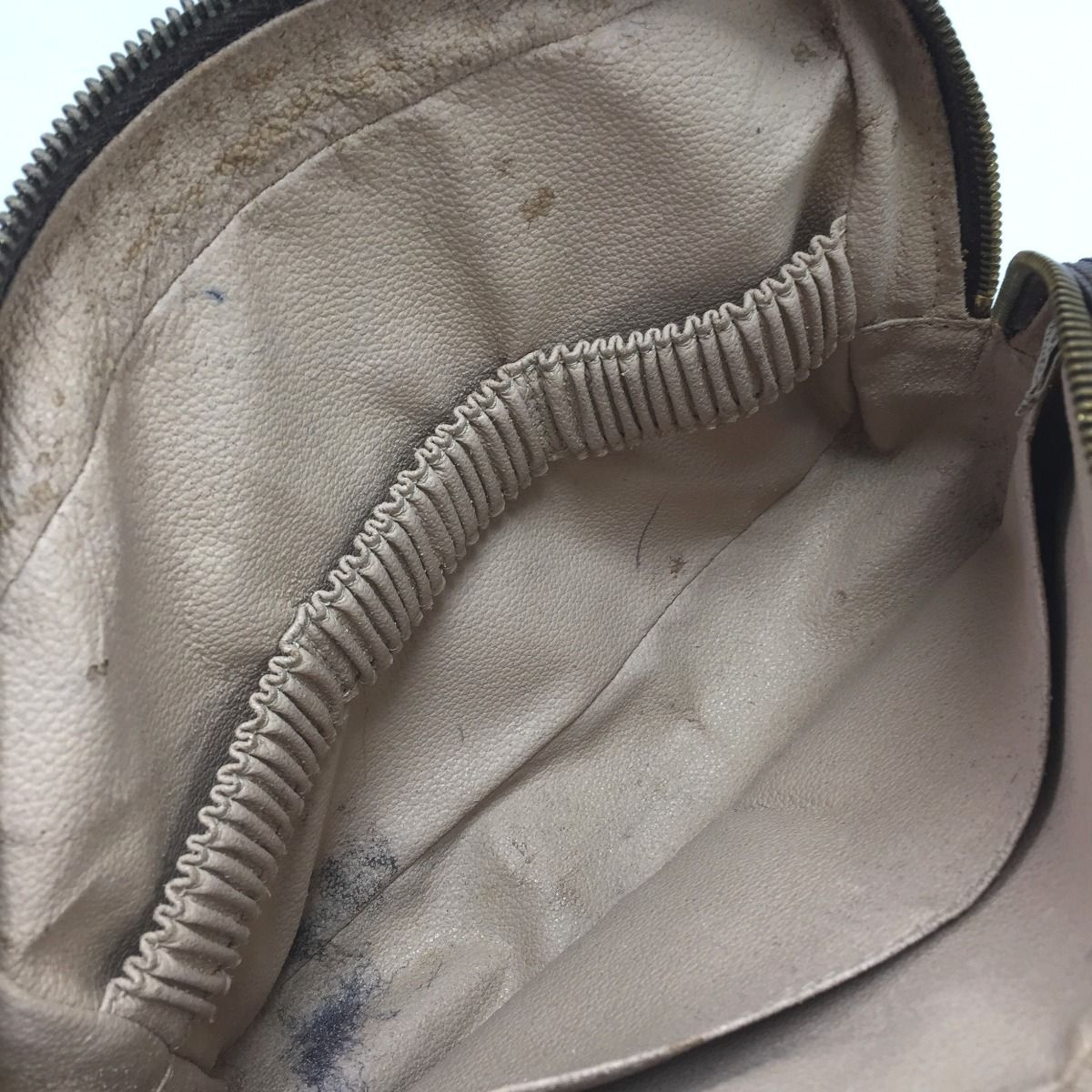 Louis Vuitton Cosmetic Pouch Monogram Trousse Toilet 2 Cannot Be Due — view 9