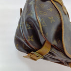 Louis Vuitton Monogram Saumur 30 Shoulder Bag Brown — view 4