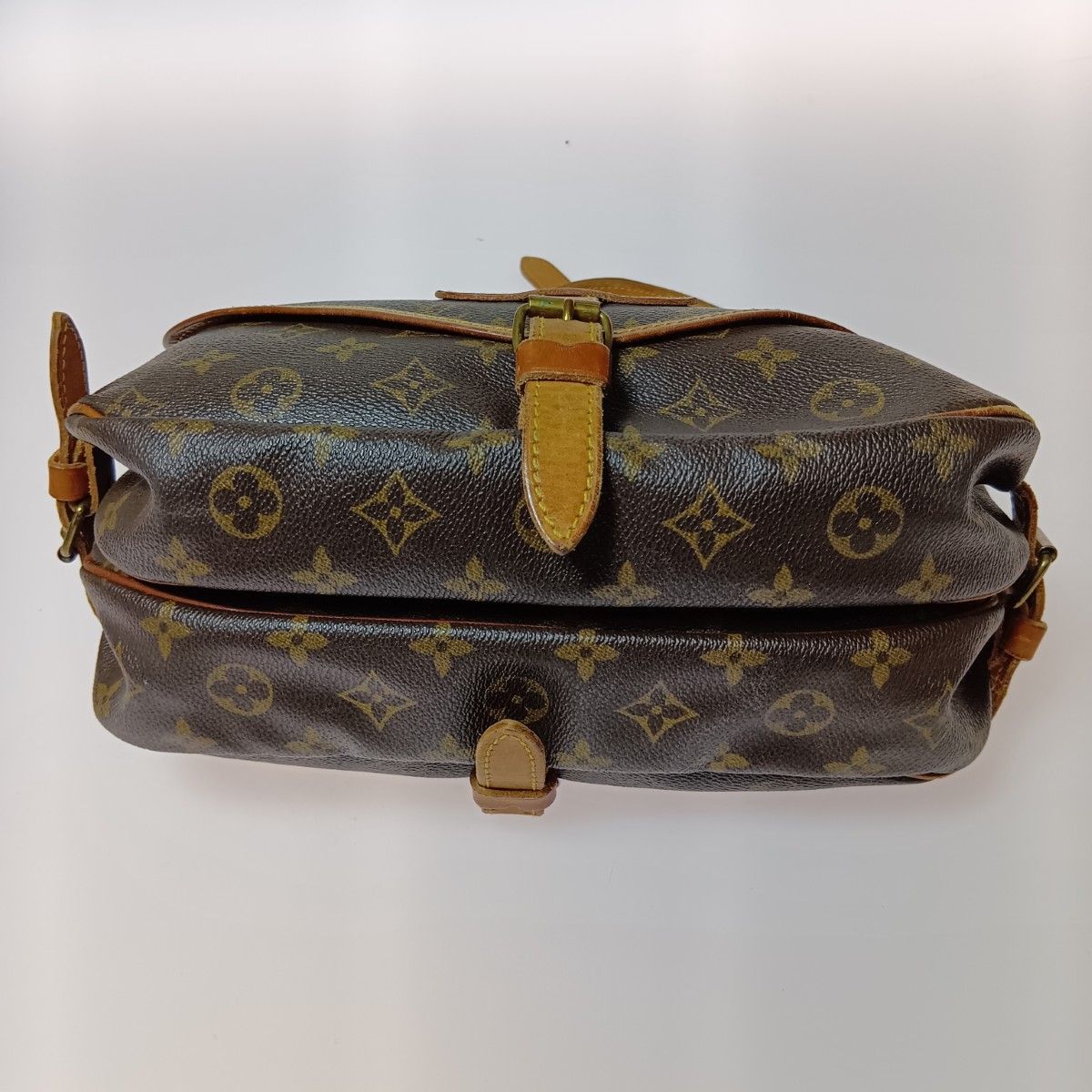 Louis Vuitton Monogram Saumur 30 Shoulder Bag Brown — view 3