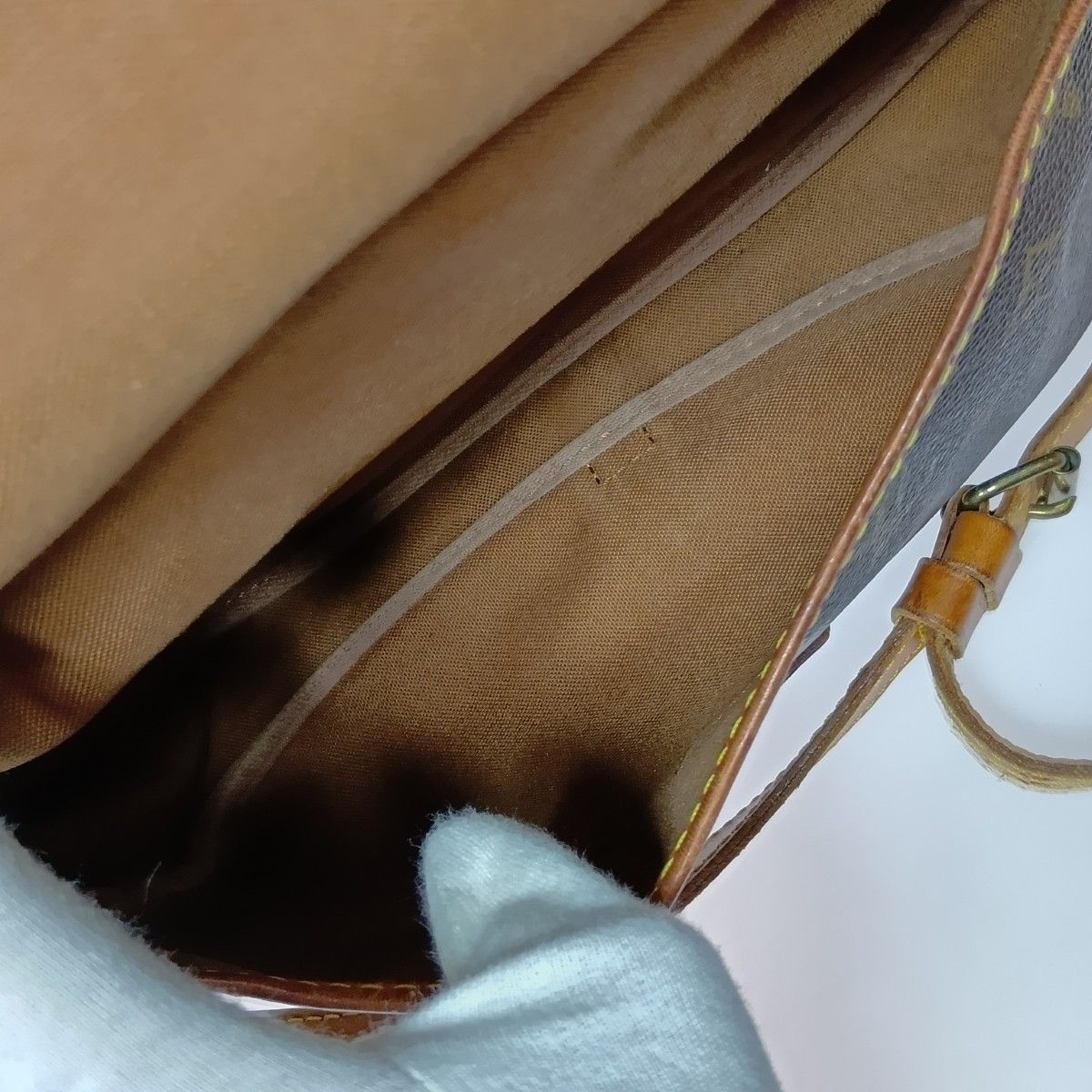 Louis Vuitton Monogram Saumur 30 Shoulder Bag Brown — view 8