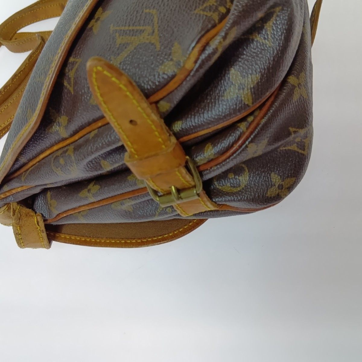 Louis Vuitton Monogram Saumur 30 Shoulder Bag Brown — view 5