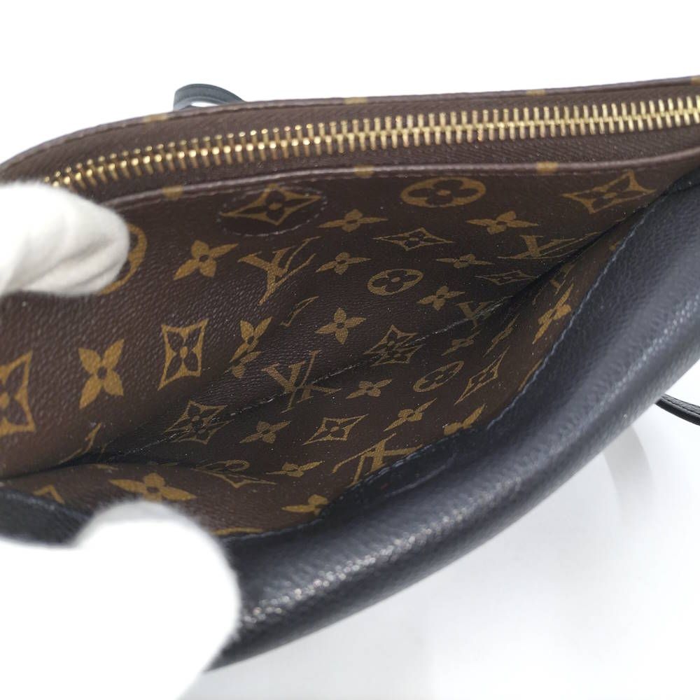 Louis Vuitton Shoulder Bag Monogram — view 7
