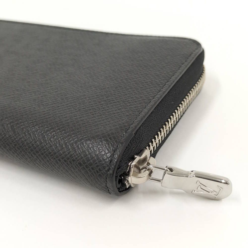 Louis Vuitton Zippy Wallet Horizontal Zip Around Taiga Noir Black — view 5