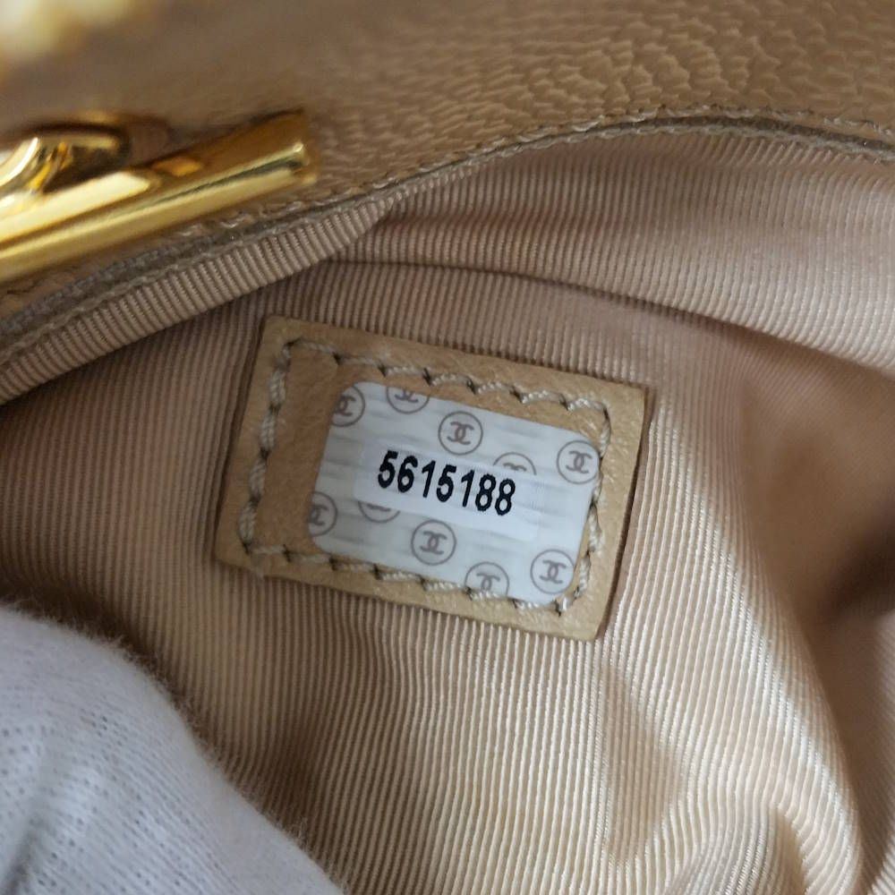 Chanel Chain Shoulder Bag Caviar Leather Beige — view 8