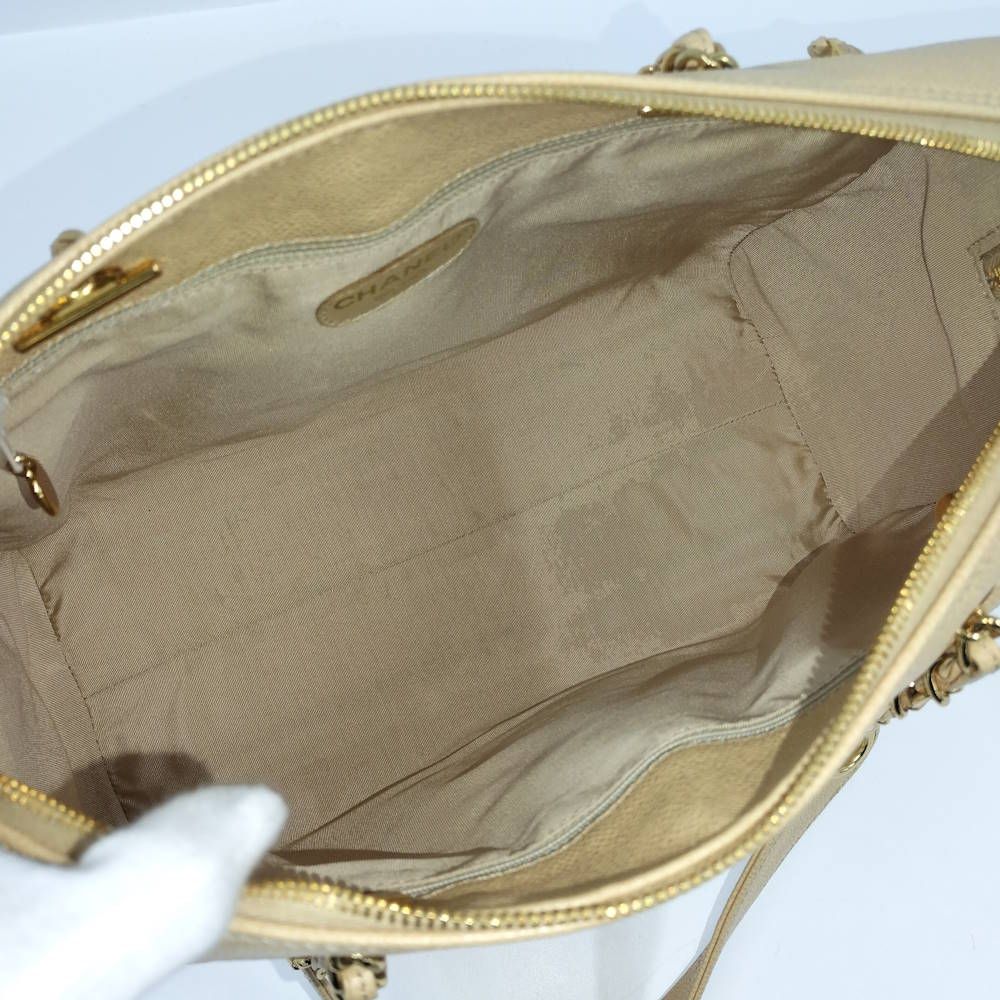 Chanel Chain Shoulder Bag Caviar Leather Beige — view 9