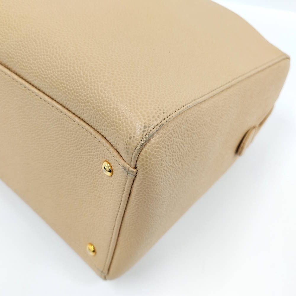 Chanel Chain Shoulder Bag Caviar Leather Beige — view 3