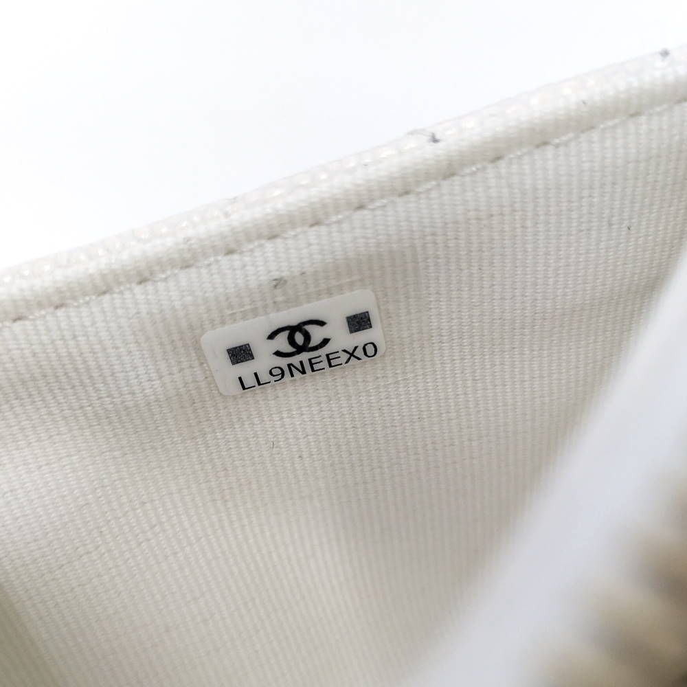 Chanel Fragment Case Caviar Leather White Silver Wallet — view 7