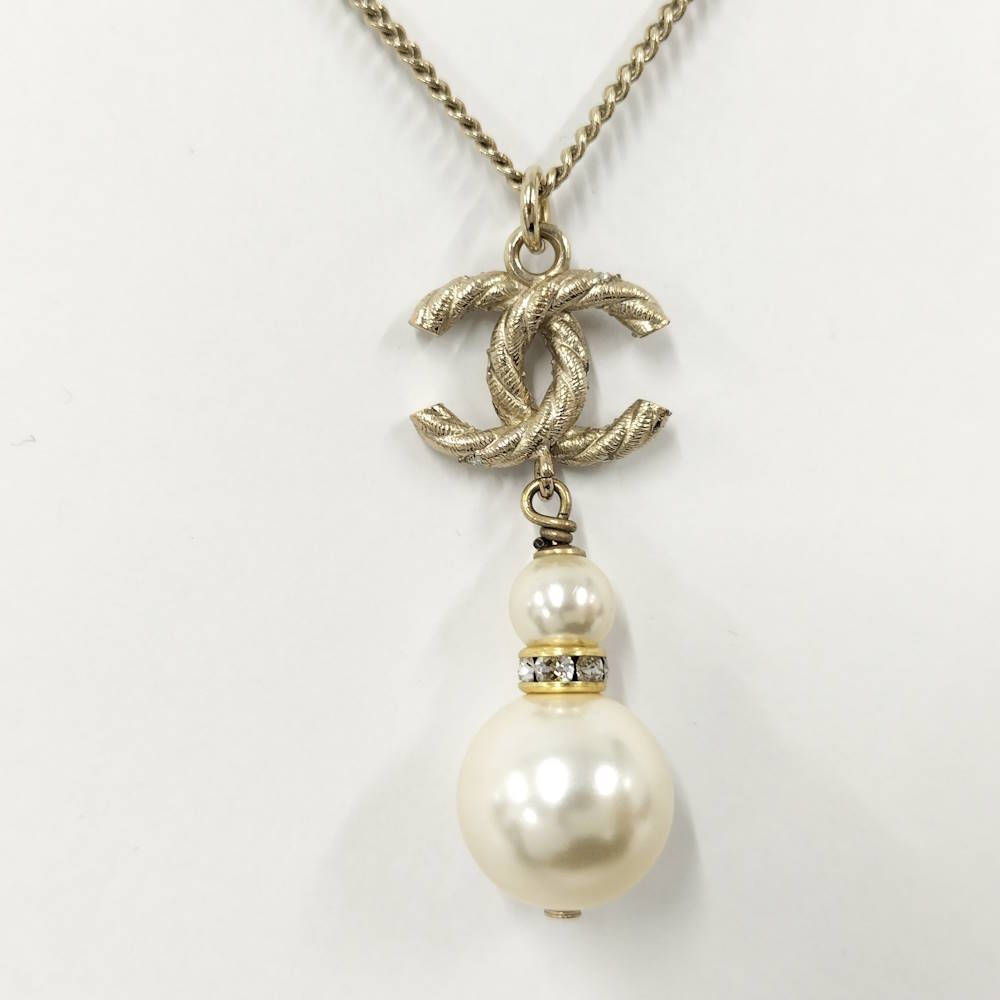 Chanel Pearl Necklace Rhinestone Plated Gold — view 2
