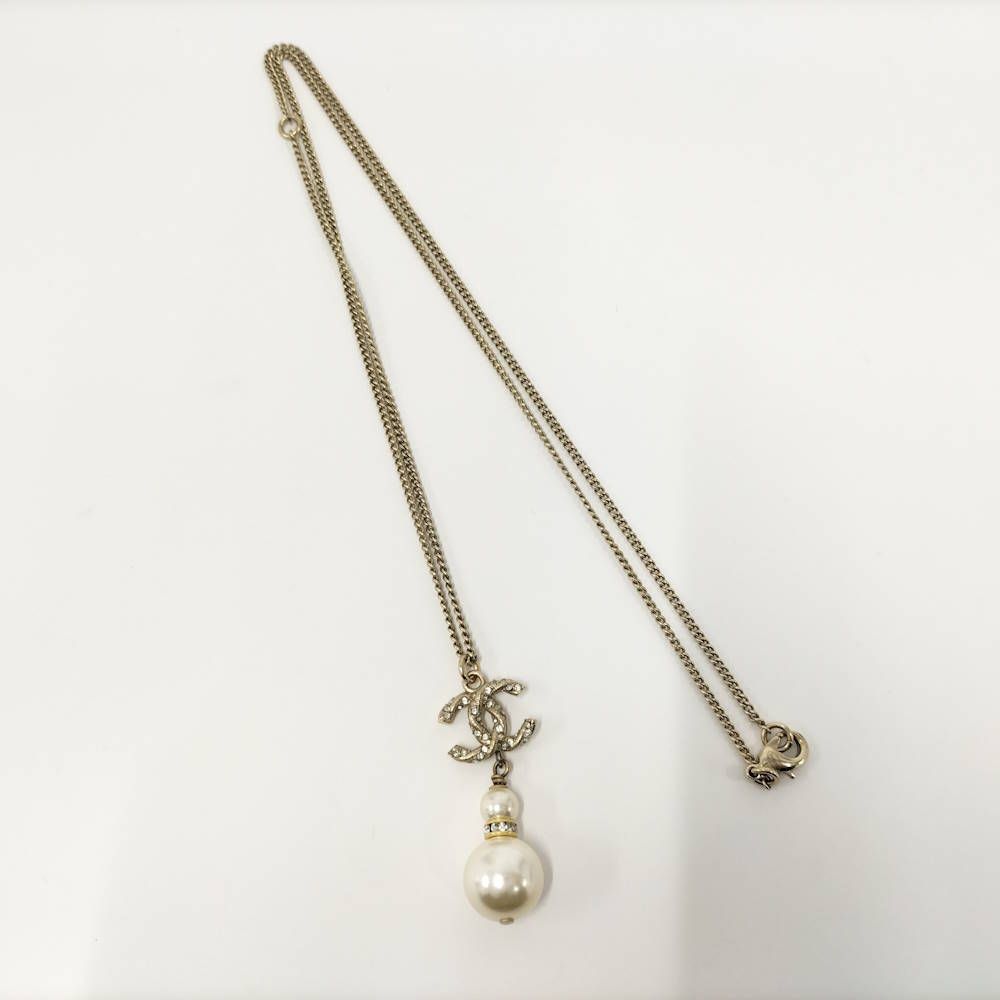 Chanel Pearl Necklace Rhinestone Plated Gold — view 3